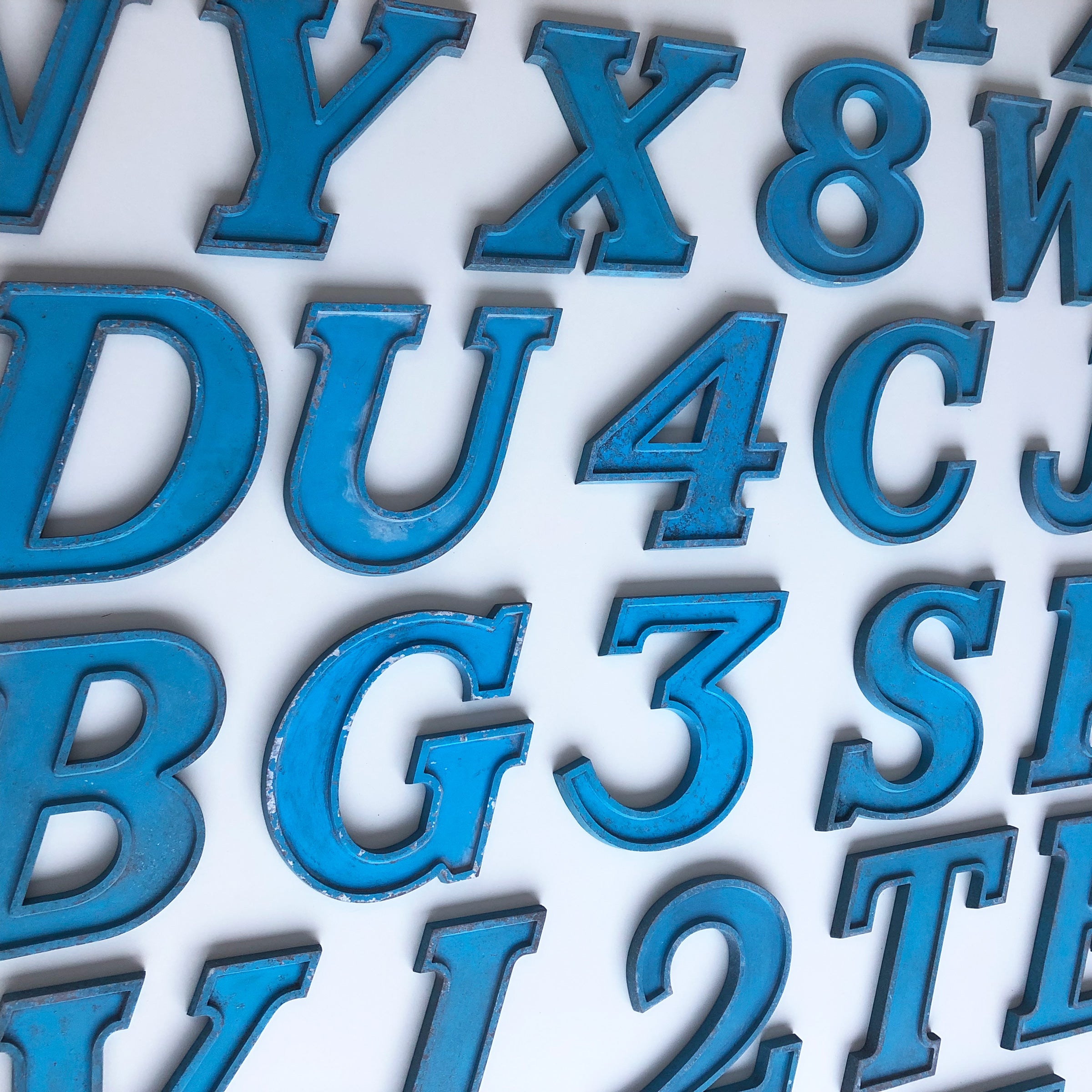 9.5 Inch Blue Metal Italic