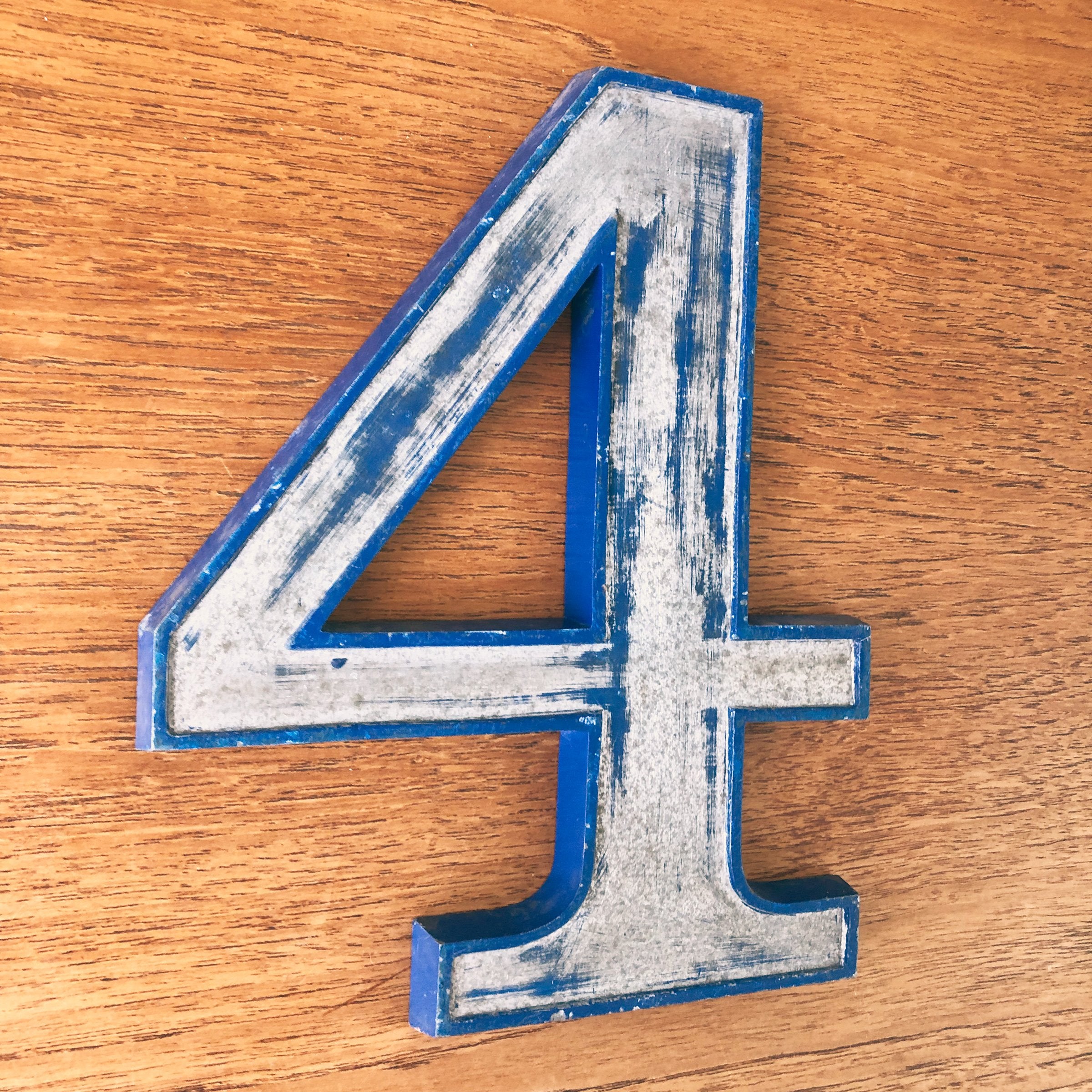 Medium Letter Metal