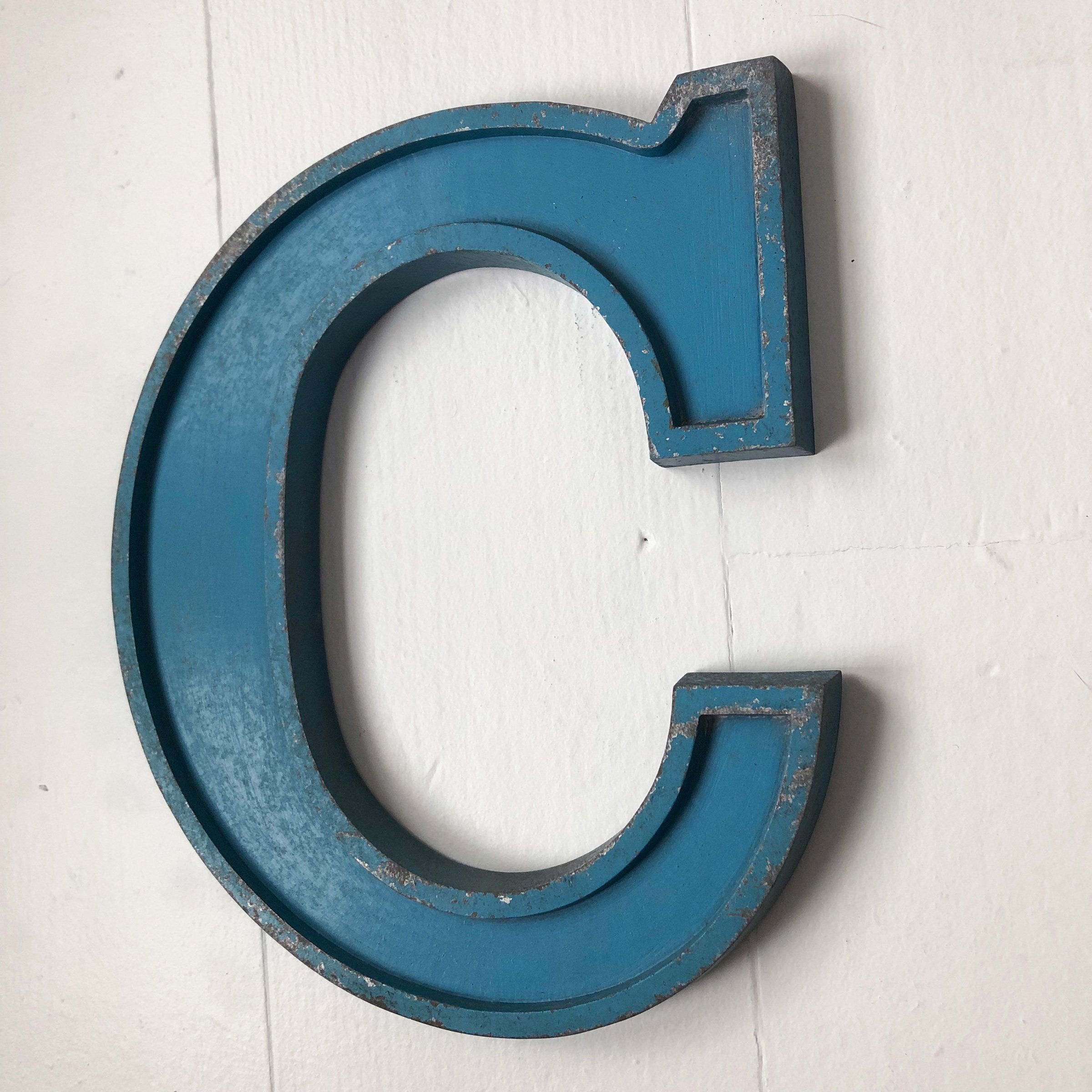 Medium Letter Metal