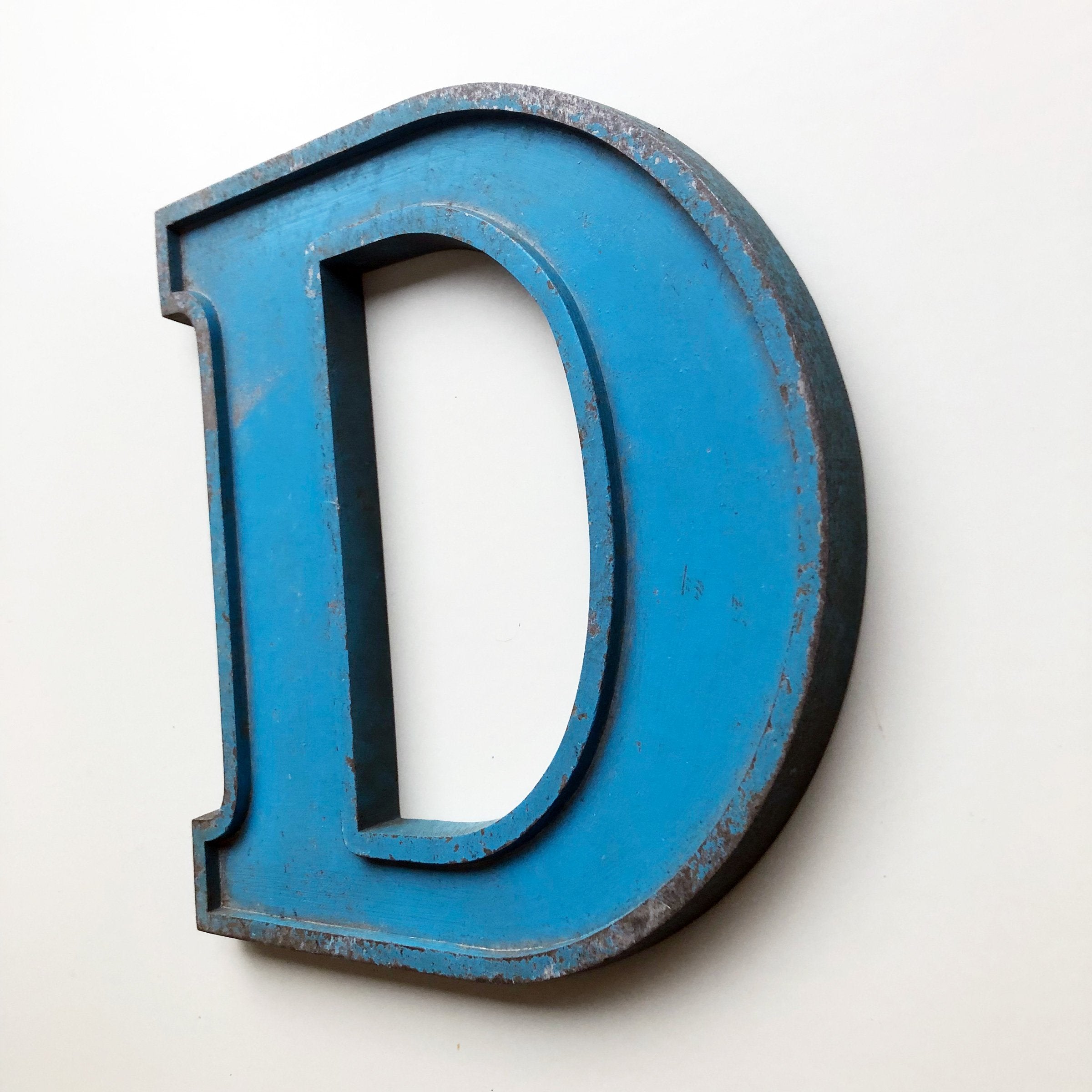 Medium Letter Metal