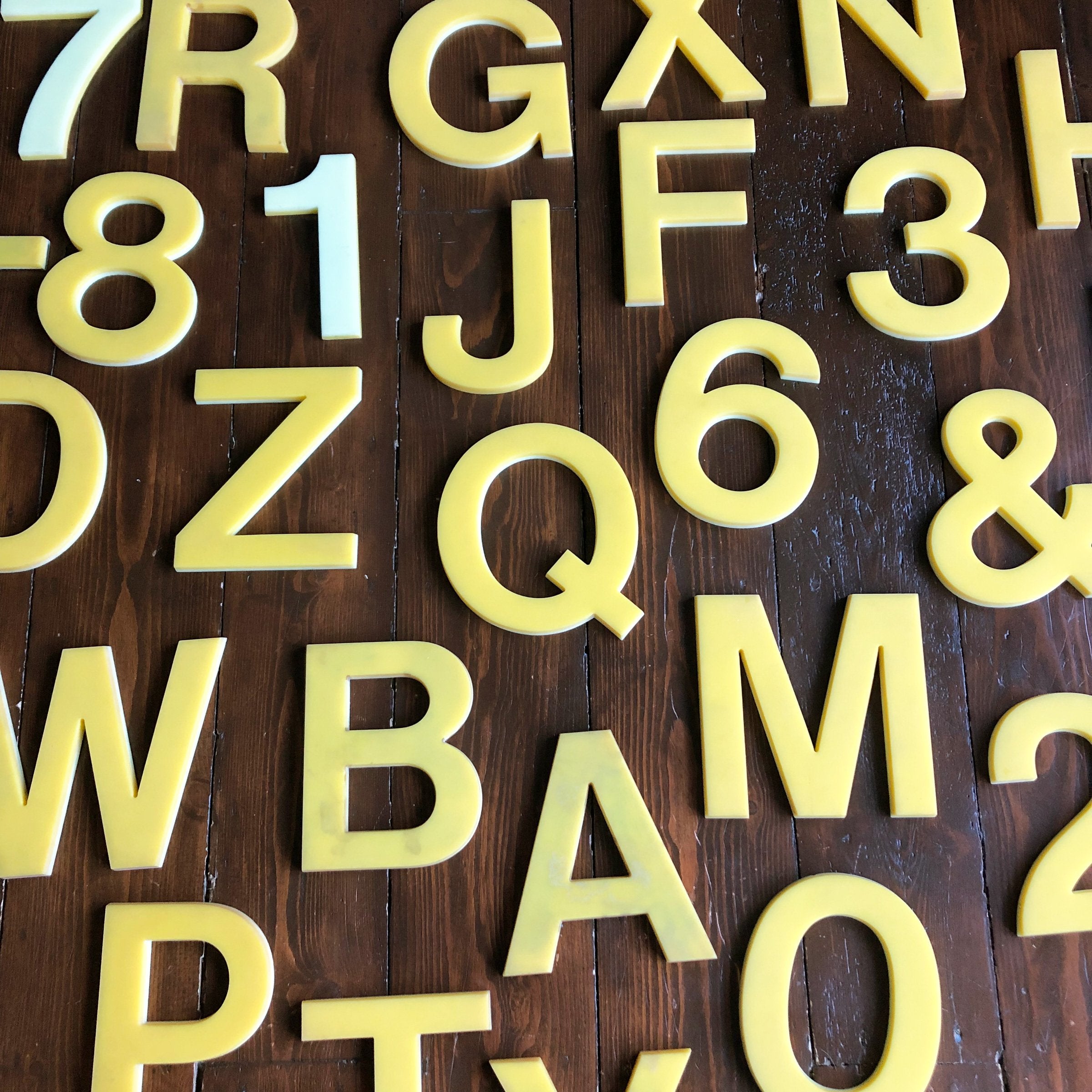 Medium Shop Sign Letter