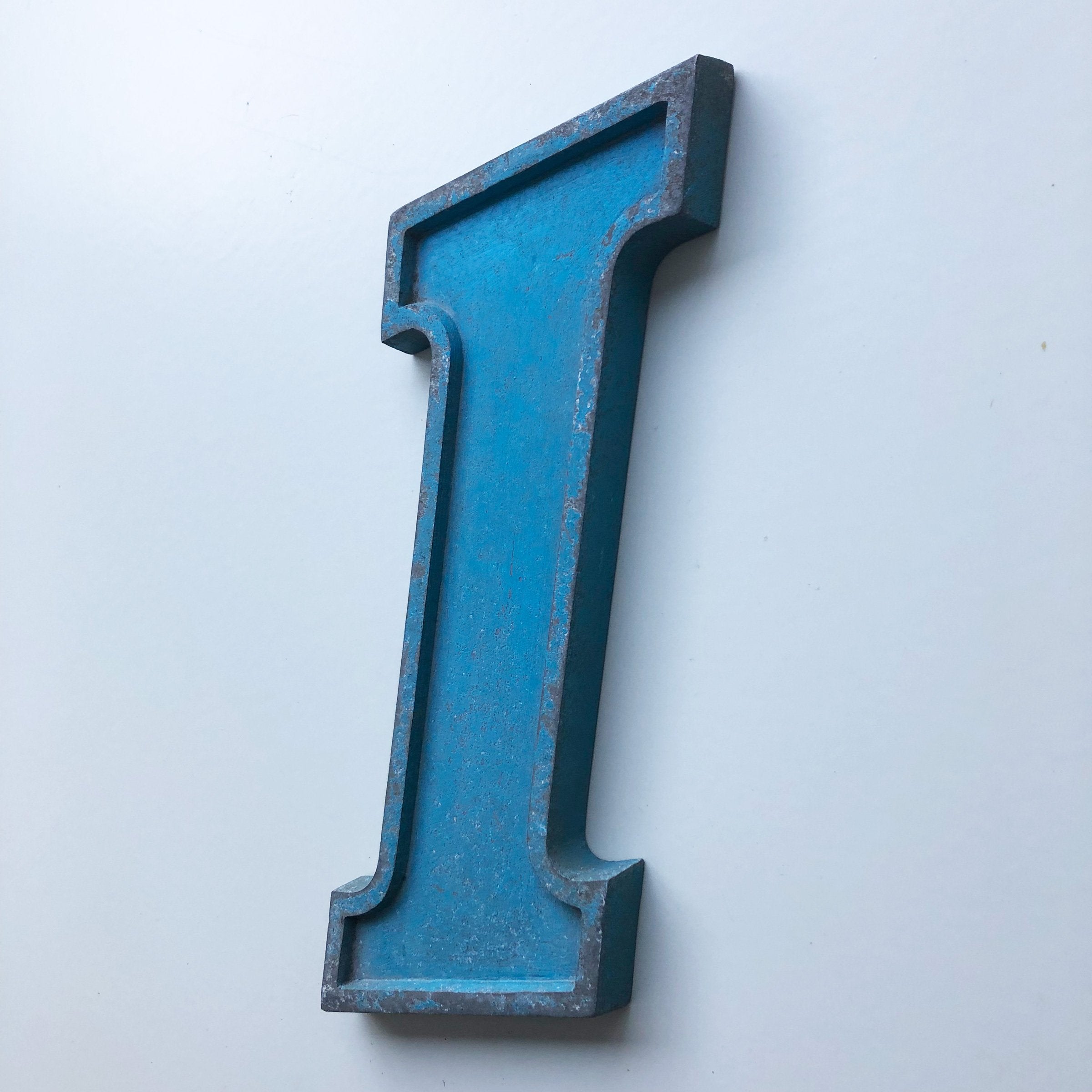 Medium Letter Metal