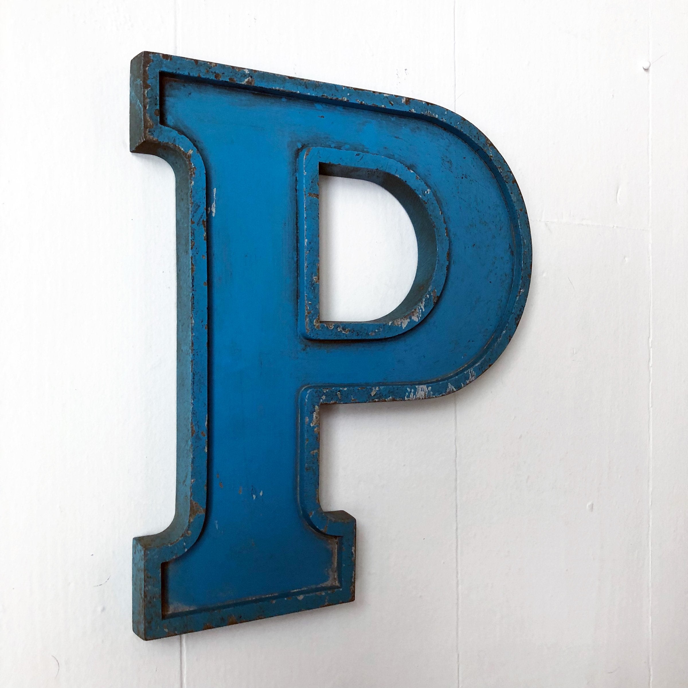 Medium Letter Metal
