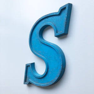 Medium Letter Metal