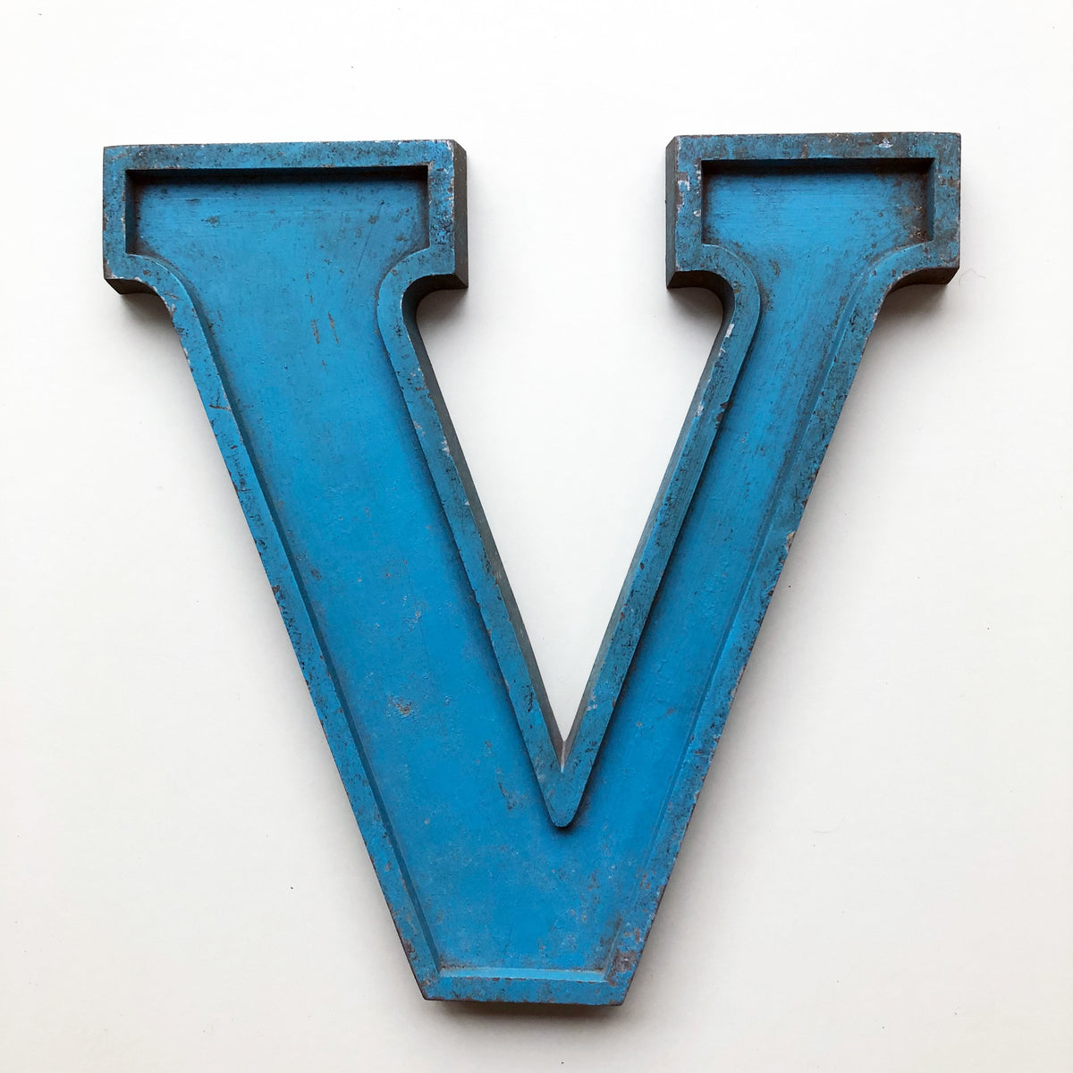 Medium Letter Metal
