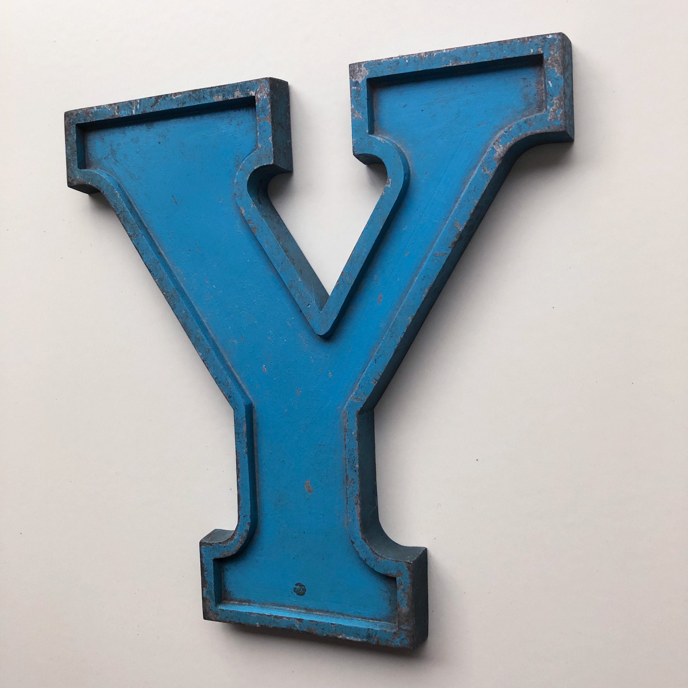 Medium Letter Metal