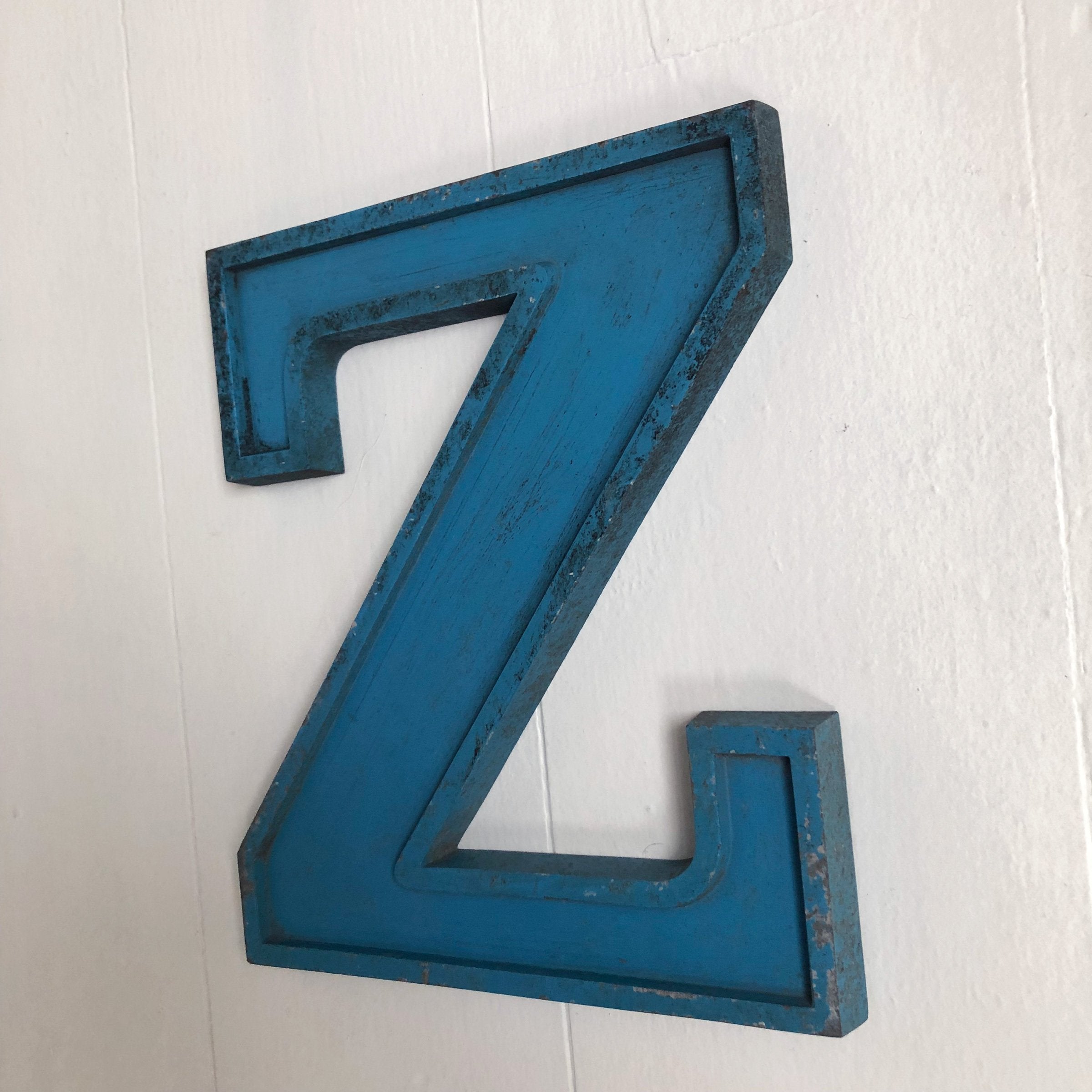 Medium Letter Metal